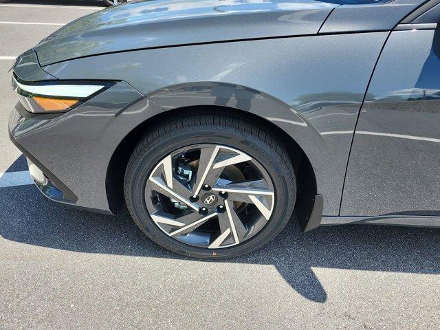 Photo of 2025 Gray Hyundai ELANTRA HEV