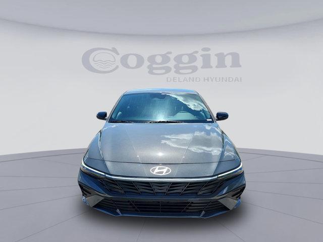 Photo of 2025 Gray Hyundai ELANTRA HEV