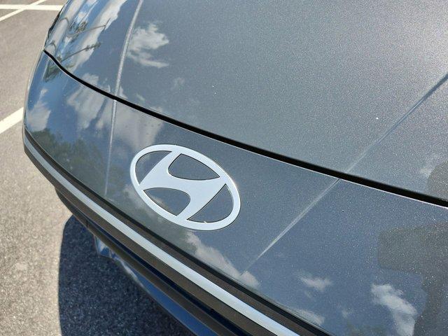 Photo of 2025 Gray Hyundai ELANTRA HEV