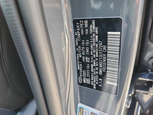 Photo of 2025 Gray Hyundai ELANTRA HEV