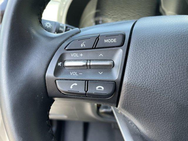 Photo of 2021 Chalk White Hyundai KONA