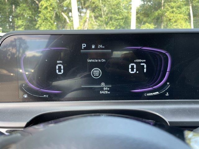 Photo of 2025 Clear White / Black Roof Kia Seltos