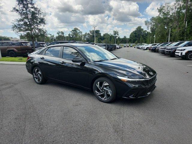 Photo of 2025 Black Hyundai ELANTRA