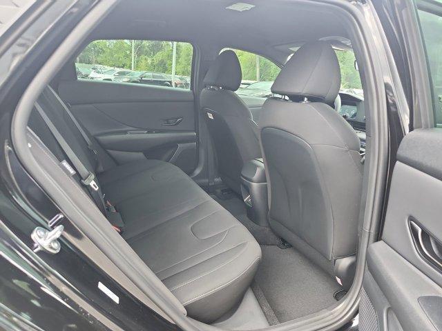 Photo of 2025 Black Hyundai ELANTRA