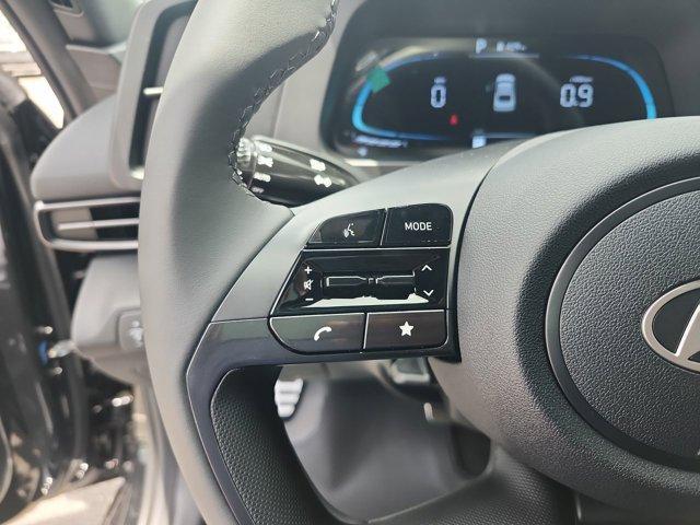 Photo of 2025 Black Hyundai ELANTRA