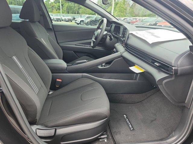 Photo of 2025 Black Hyundai ELANTRA