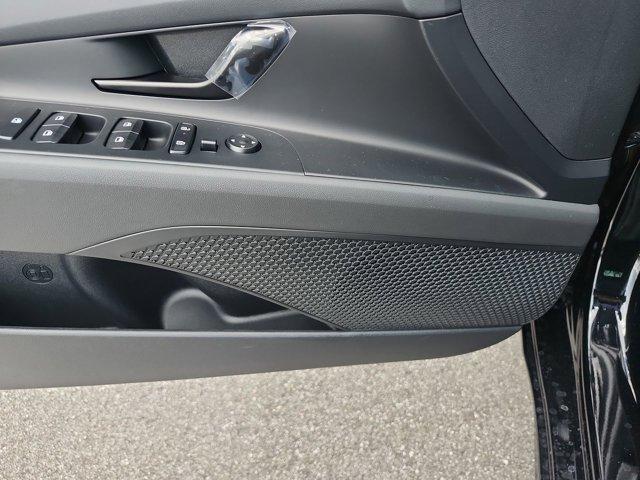 Photo of 2025 Black Hyundai ELANTRA