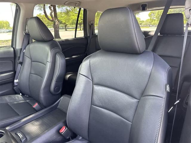 Photo of 2022 Modern Steel Metallic Honda Pilot