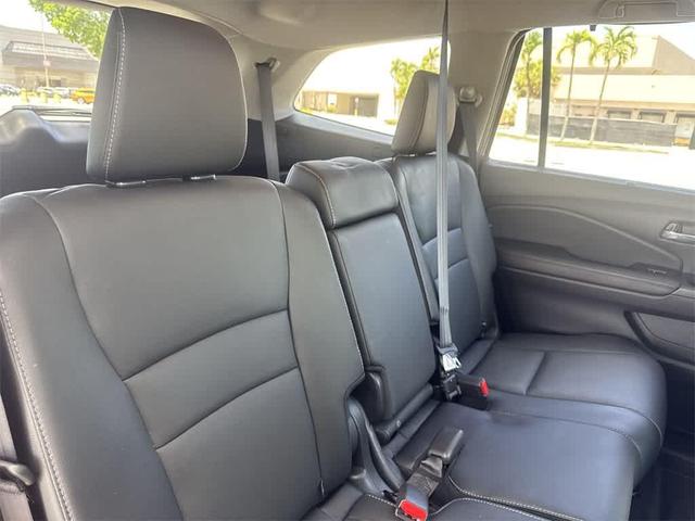 Photo of 2022 Modern Steel Metallic Honda Pilot