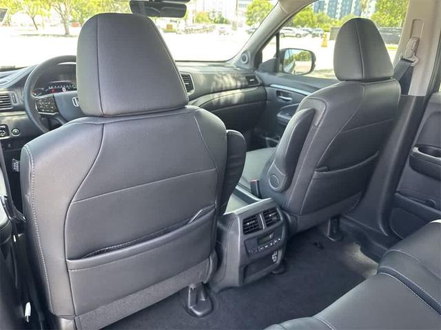 Photo of 2022 Modern Steel Metallic Honda Pilot