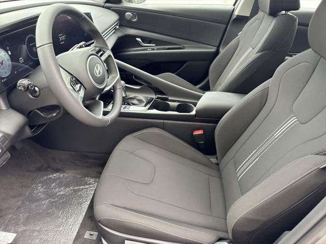 Photo of 2025 Metal Hyundai ELANTRA