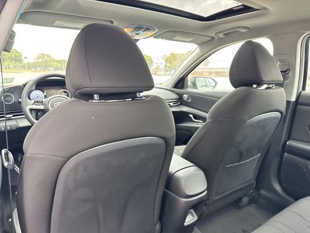 Photo of 2025 Metal Hyundai ELANTRA