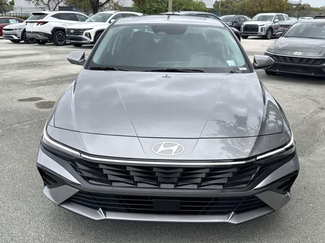 Photo of 2025 Metal Hyundai ELANTRA