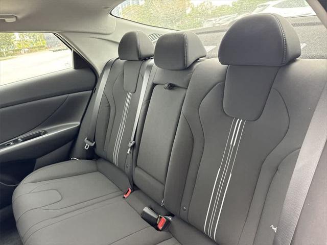 Photo of 2025 Metal Hyundai ELANTRA
