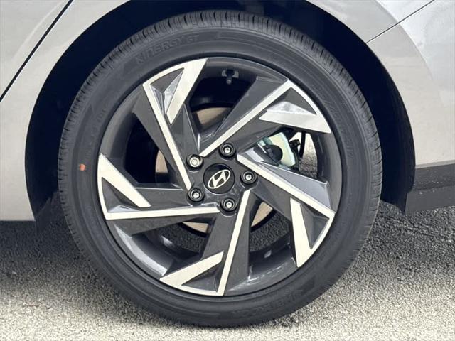 Photo of 2025 Metal Hyundai ELANTRA