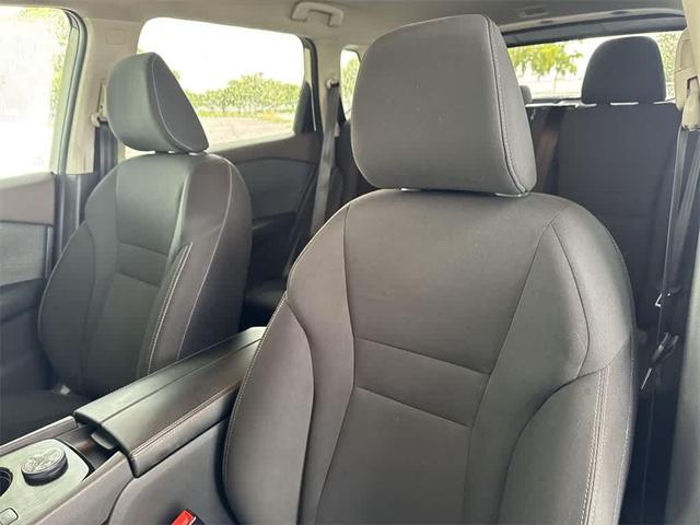 Photo of 2023 Glacier White Nissan Rogue