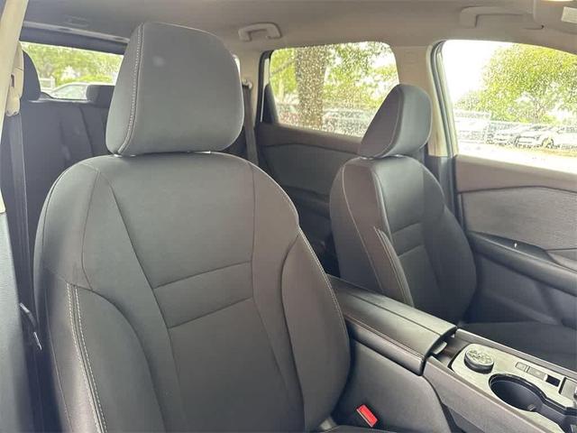 Photo of 2023 Glacier White Nissan Rogue