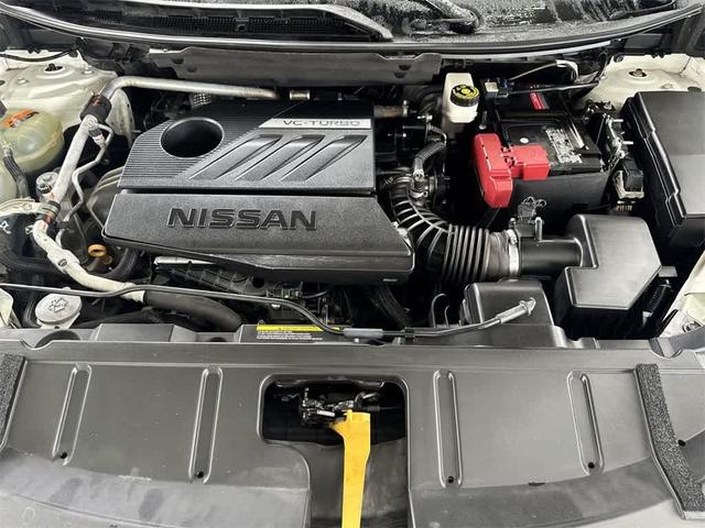 Photo of 2023 Glacier White Nissan Rogue