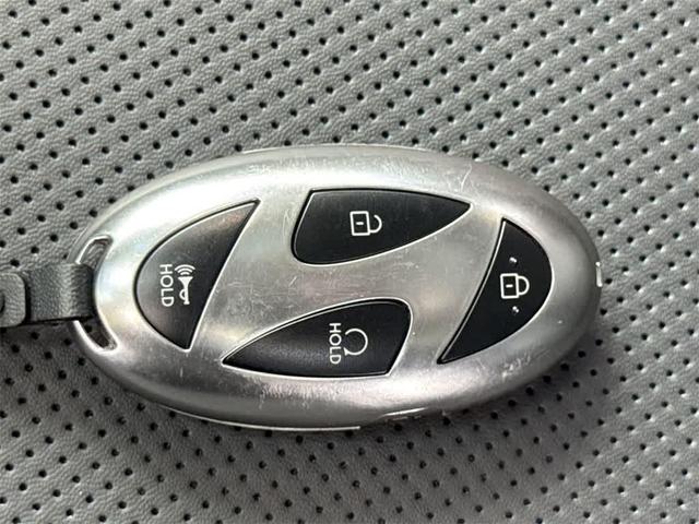 Photo of 2025 Red Hyundai SANTA FE