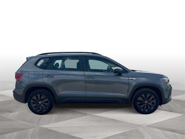 Photo of 2023 Platinum Gray Metallic Volkswagen Taos