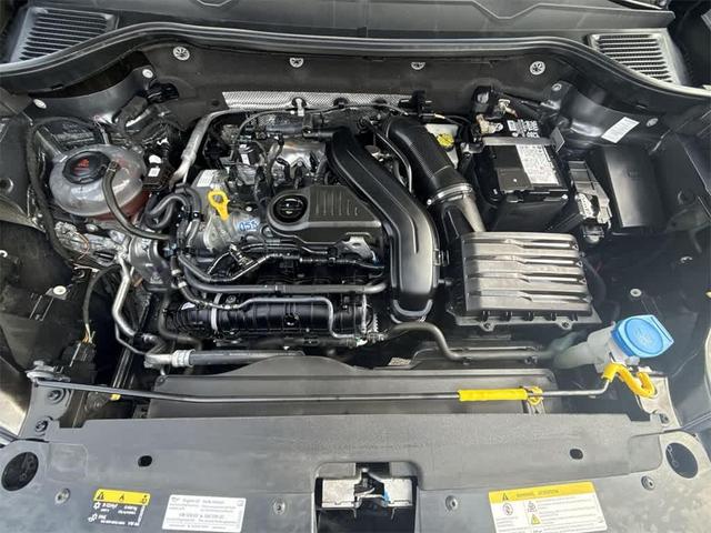 Photo of 2023 Platinum Gray Metallic Volkswagen Taos