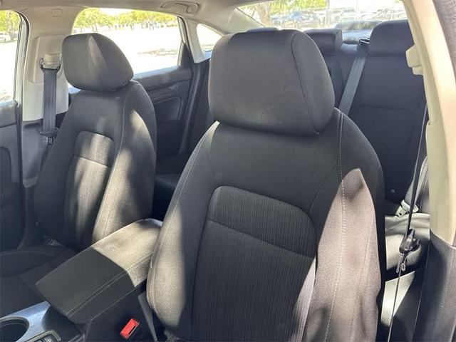 Photo of 2022 Platinum White Pearl Honda Civic
