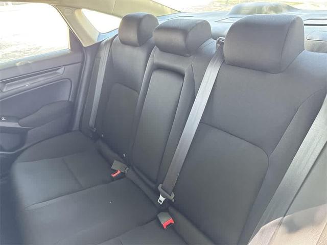 Photo of 2022 Platinum White Pearl Honda Civic