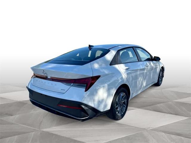 Photo of 2025 White Hyundai ELANTRA HEV
