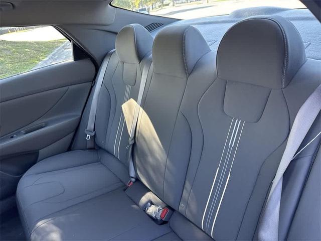 Photo of 2025 White Hyundai ELANTRA HEV