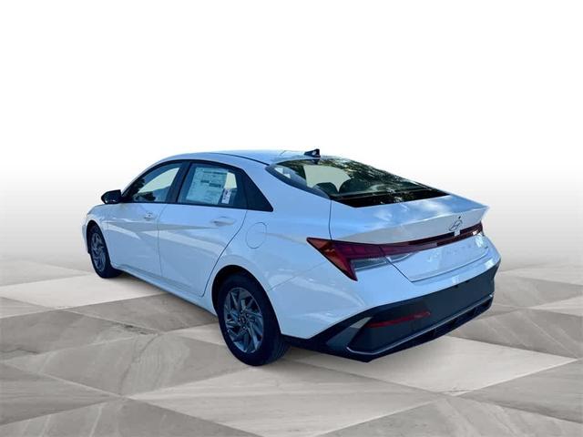 Photo of 2025 White Hyundai ELANTRA HEV