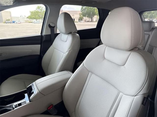 Photo of 2025 Phantom Black Hyundai TUCSON