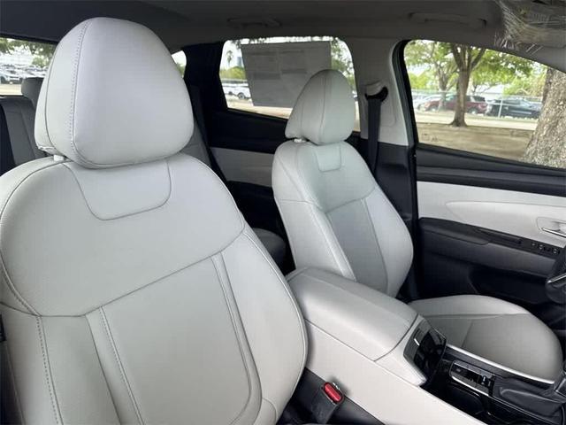 Photo of 2025 Phantom Black Hyundai TUCSON