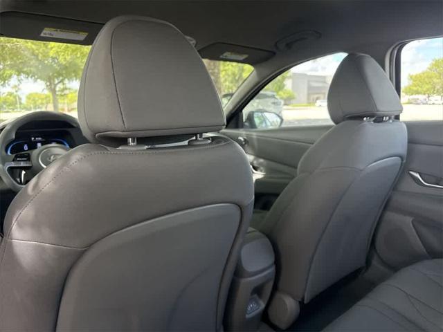 Photo of 2025 Amazon Gray Hyundai ELANTRA