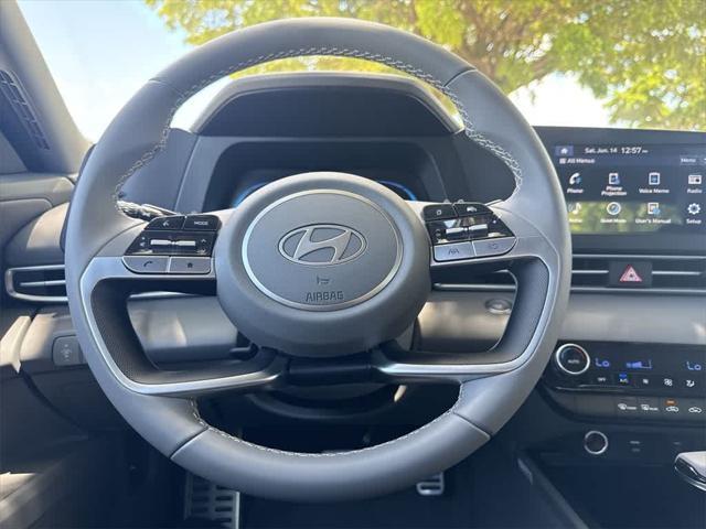 Photo of 2025 Gray Hyundai ELANTRA