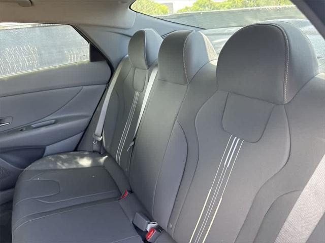 Photo of 2025 Gray Hyundai ELANTRA