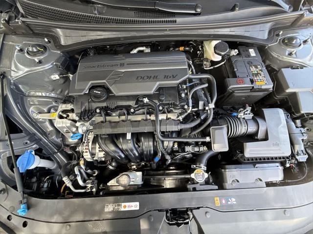Photo of 2025 Gray Hyundai ELANTRA