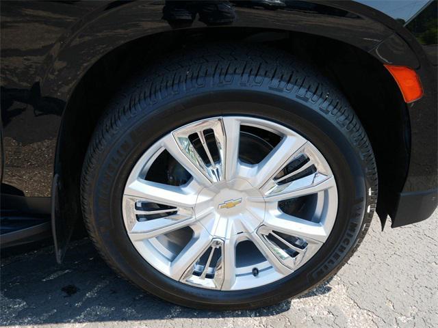Photo of 2022 Black Chevrolet Suburban