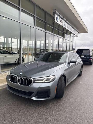 2021 BMW 530