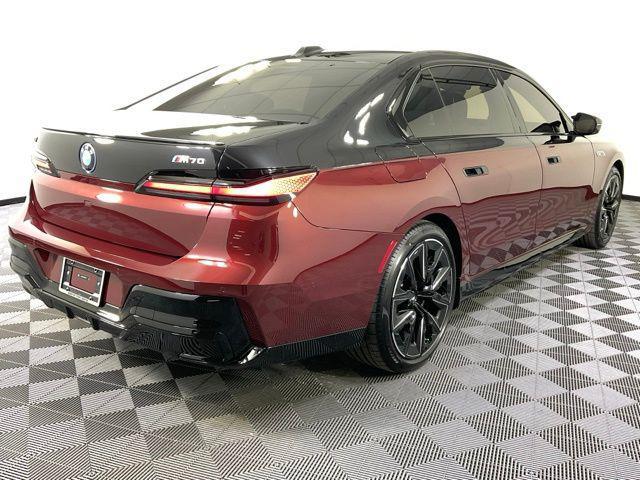 Photo of 2024 Aventurin Red Metallic BMW i7