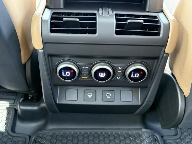 Photo of 2025 Santorini Black Metallic Land Rover Defender