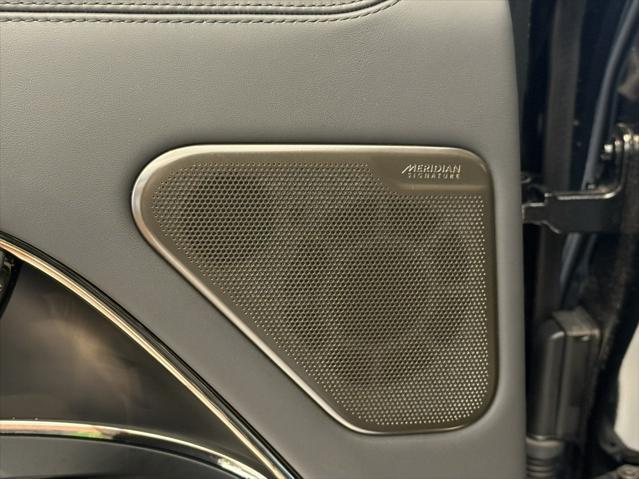 Photo of 2025 Santorini Black Metallic Land Rover Range Rover