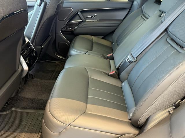 Photo of 2025 Santorini Black Metallic Land Rover Range Rover
