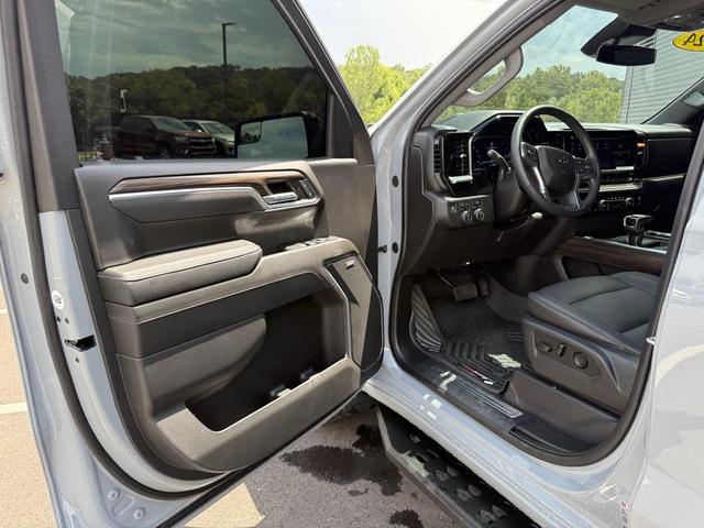 Photo of 2024 Slate Gray Metallic Chevrolet Silverado 1500