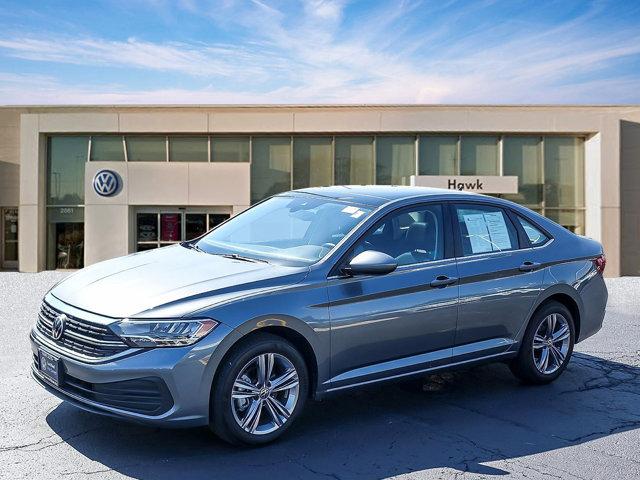 Photo of 2022 Platinum Gray Metallic Volkswagen Jetta