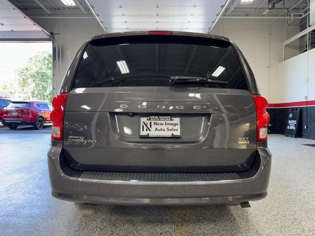 Photo of 2017 Gray Dodge Grand Caravan