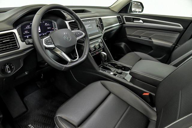 Photo of 2022 White Volkswagen Atlas