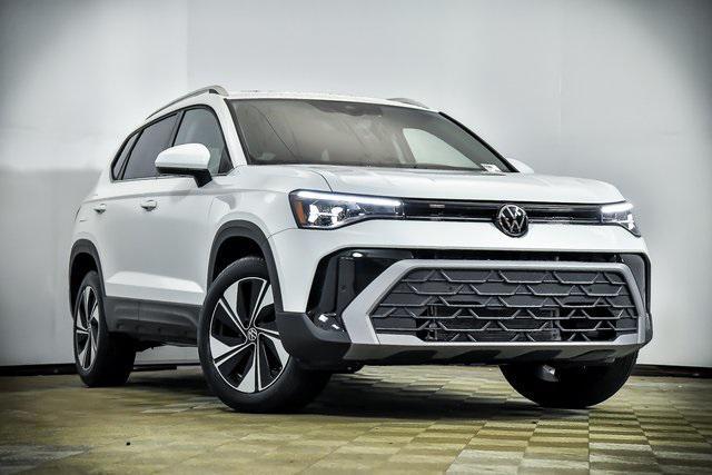 Photo of 2025 Pure White Volkswagen Taos