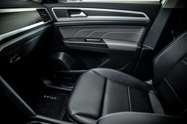 Photo of 2022 Pure White Volkswagen Atlas