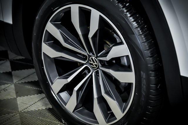 Photo of 2022 Pure White Volkswagen Atlas