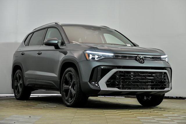 Photo of 2025 Platinum Gray Metallic Volkswagen Taos